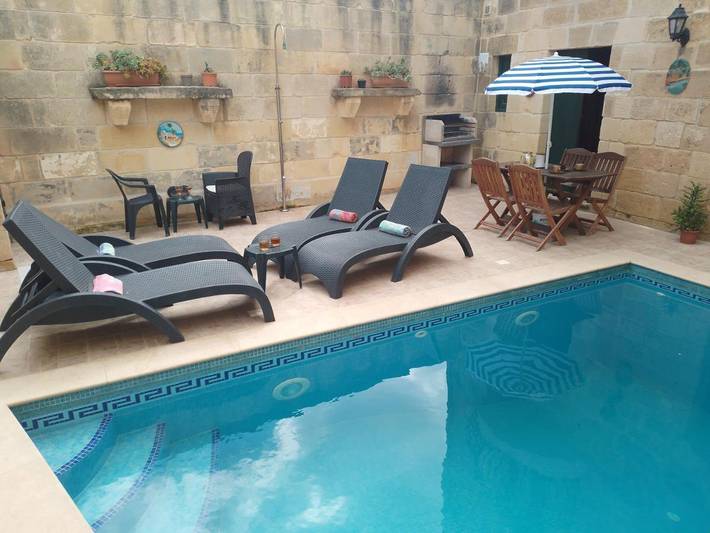 Chalet para 8 personas, con terraza y piscina, Se admiten mascotas en Gozo