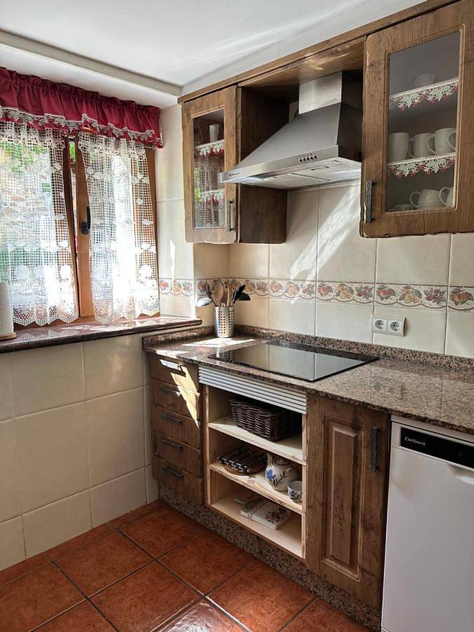 Casa rural para 5 personas, con vistas y jardín en Parres - 2