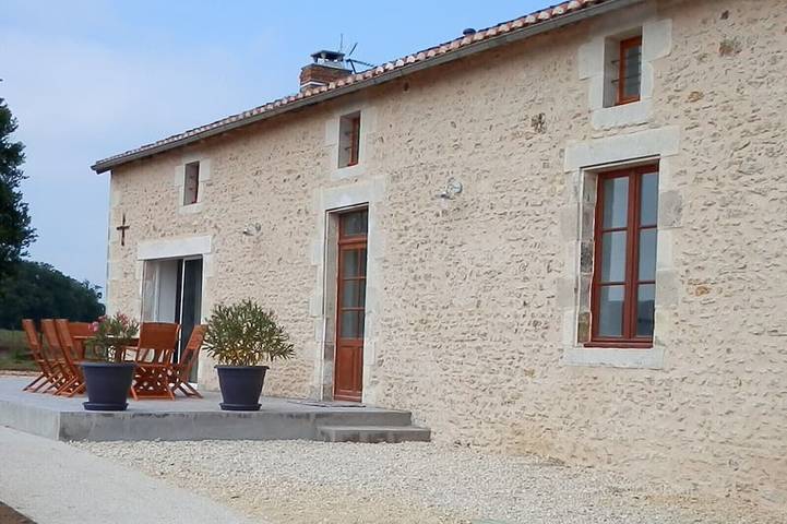 Gîte pour 7 personnes, avec jardin et piscine