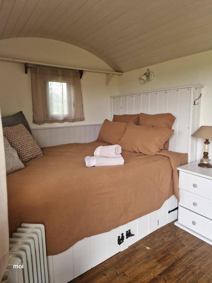 Location de vacances pour 2 personnes, avec jardin ainsi que terrasse et vue, animaux acceptés à Serley - 4