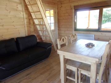 Gîte pour 8 personnes, avec vue ainsi que terrasse et jardin à Rocroi