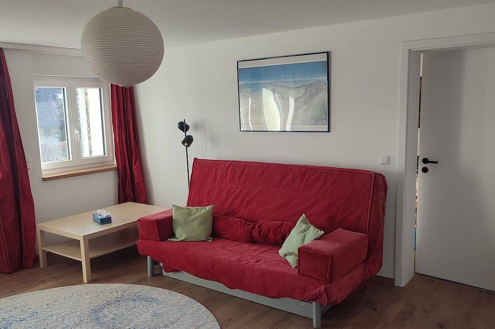 Ganze Wohnung, Gemütliche Ferienwohnung mit Carport und Wallbox für Sie und Ihr Haustier. in Weilheim, Südschwarzwald