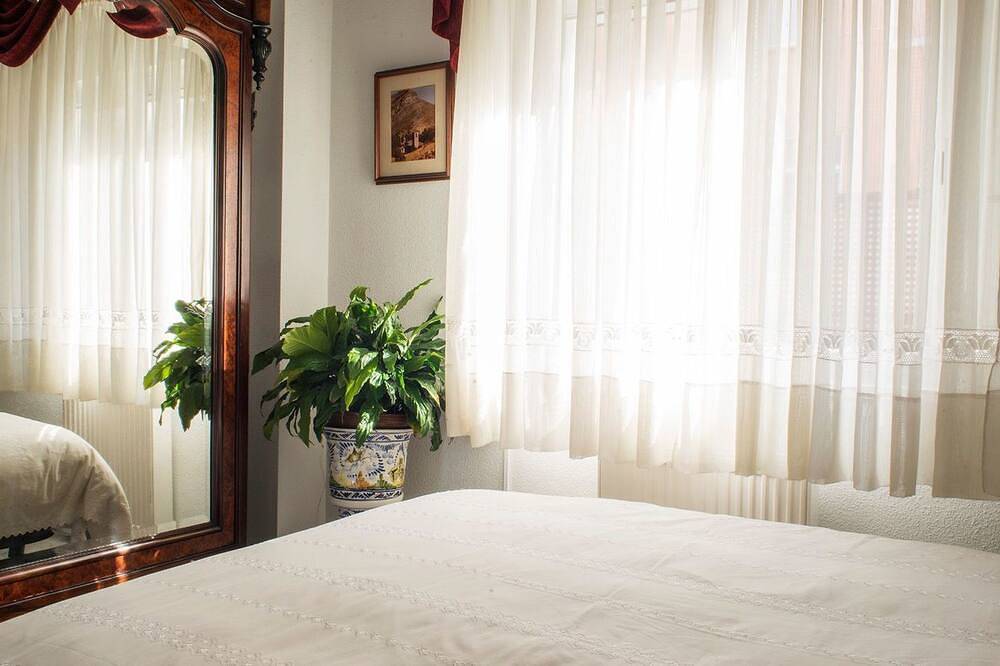 Entire apartment, Montesol-Ferienwohnung in Cáceres, Cáceres Region