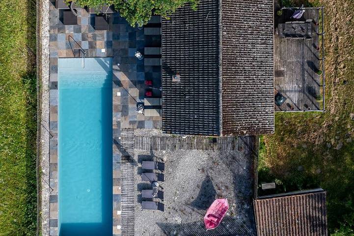 Location de vacances pour 19 personnes, avec jardin à Mareuil