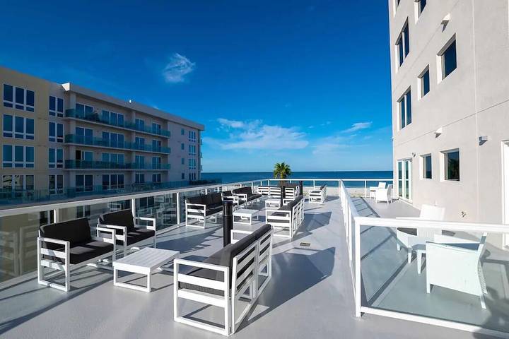 Apartment for 7 people, with terrace and pool in Clearwater