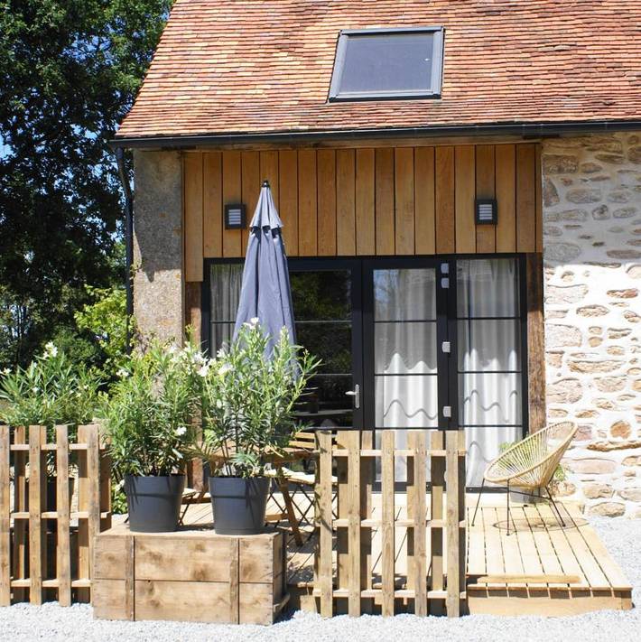 Location de vacances pour 4 personnes, avec piscine et terrasse ainsi que jardin et vue dans Montchevrier - 4