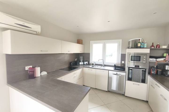 Maison de vacances pour 10 personnes, avec Balcon et Terrasse ainsi que Jardin et Piscine en Corse - 4
