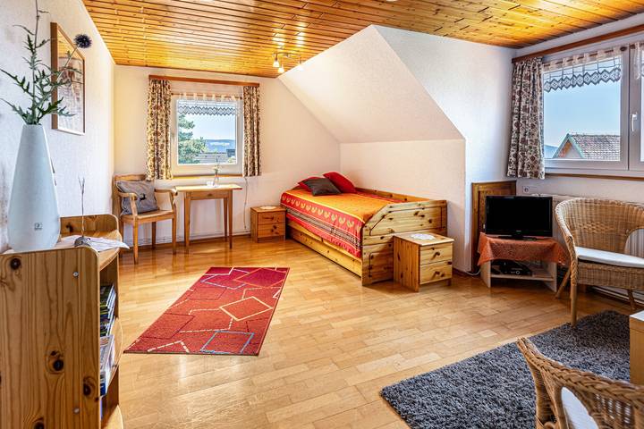 Ganze Wohnung, Ferienwohnung 'Möst' mit Bergblick, Gemeinschaftsgarten und Wlan in St. Märgen ort, St. Märgen