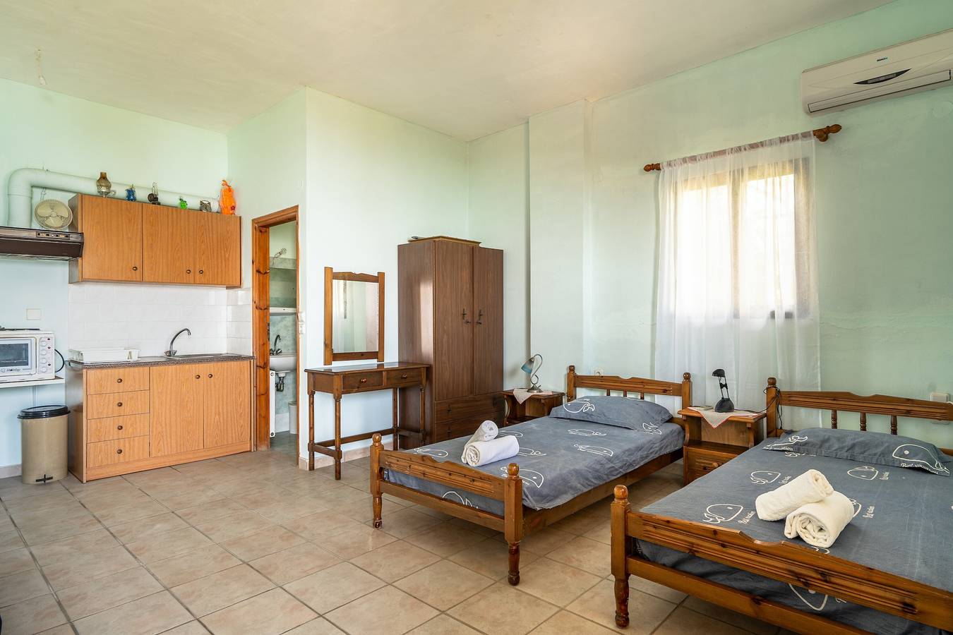 Entire studio, Apartment 'Vangelis Studio 1' with Sea View, Terrace & Wi-Fi in Kefalonia
