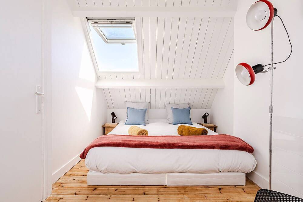 Samzun, close to the beach, garden & sea view in Locmaria, Côte des Mégalithes