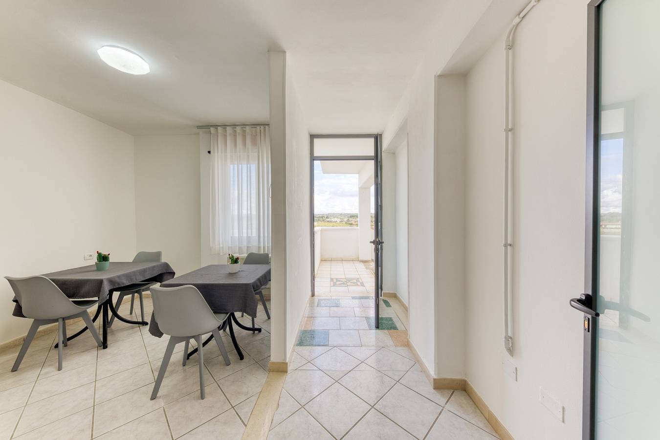 Inn 'Doppia 3' met Balkon, Wi-Fi en Airconditioning in Golf van Tarente