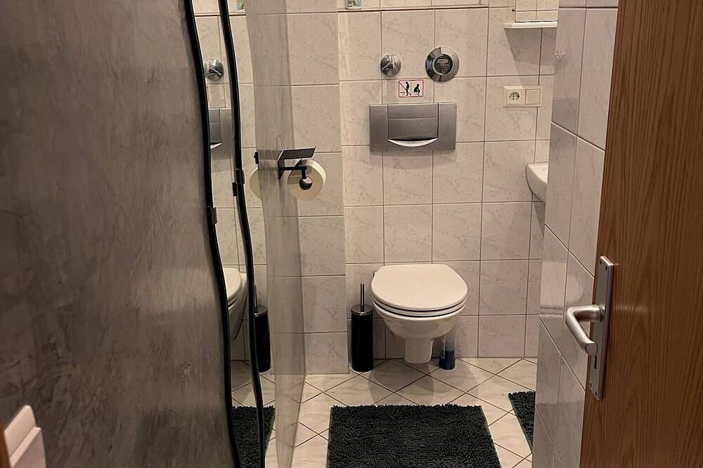 Ganze Wohnung, 300 Mbit Wlan | Direkt am Marienplatz | Erdgeschoss | U-Bahn in Stuttgart, Stuttgart Region