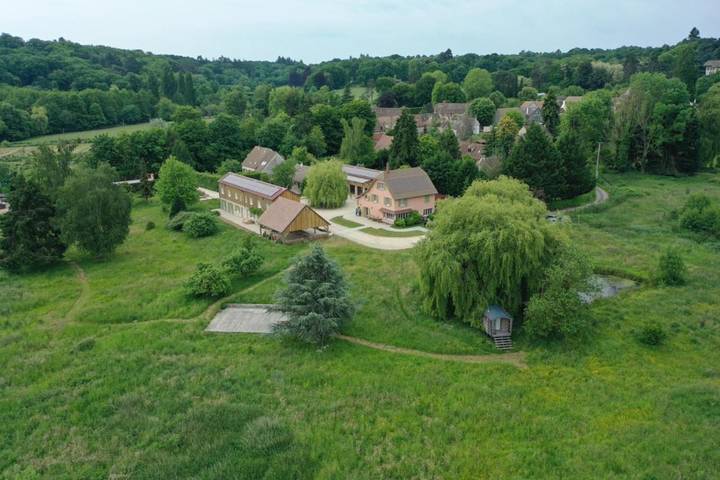 Location de vacances pour 6 personnes, avec Terrasse ainsi que Jardin et Vue à Mareil-le-Guyon