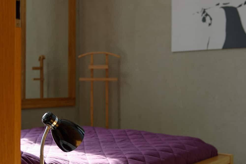 Ganze Wohnung, House on the Havelbogen directly on the water with canoe and jetty, garden apartment***** in Plötzin, Werder