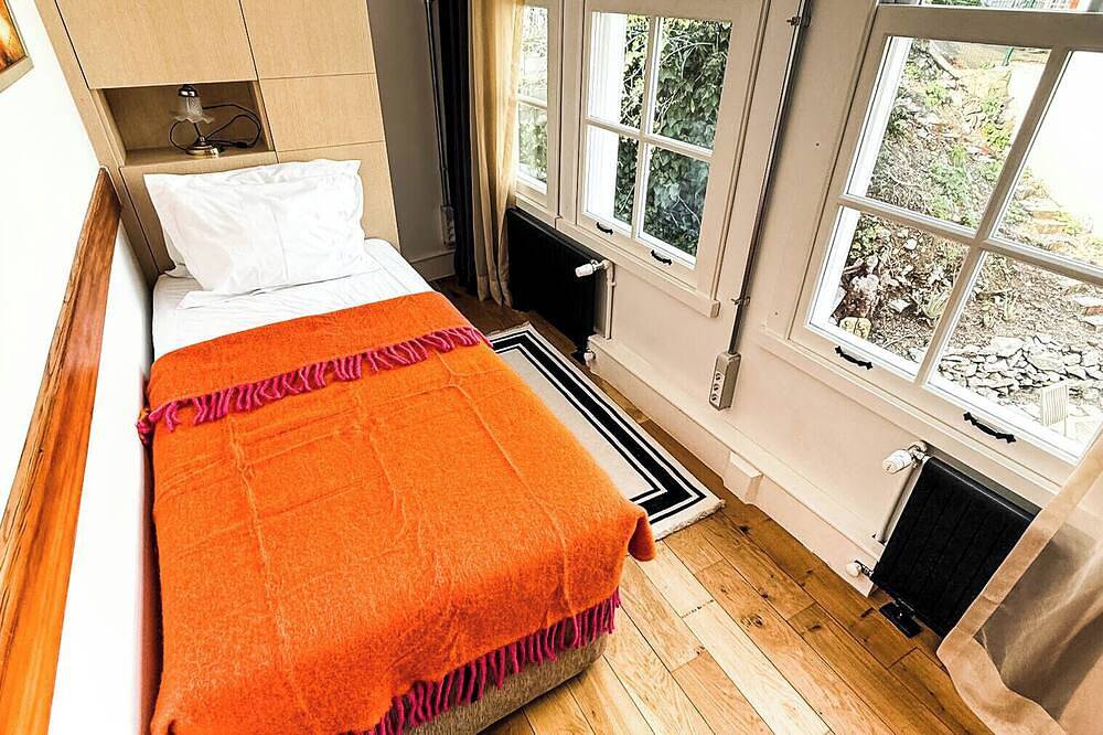 3-bedroom villa in charming Istanbul with Ac in Kuruçeşme Mahallesi, Marmara region
