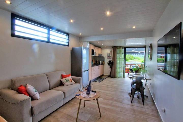 Appartement de vacances pour 2 personnes, avec vue ainsi que piscine et jardin