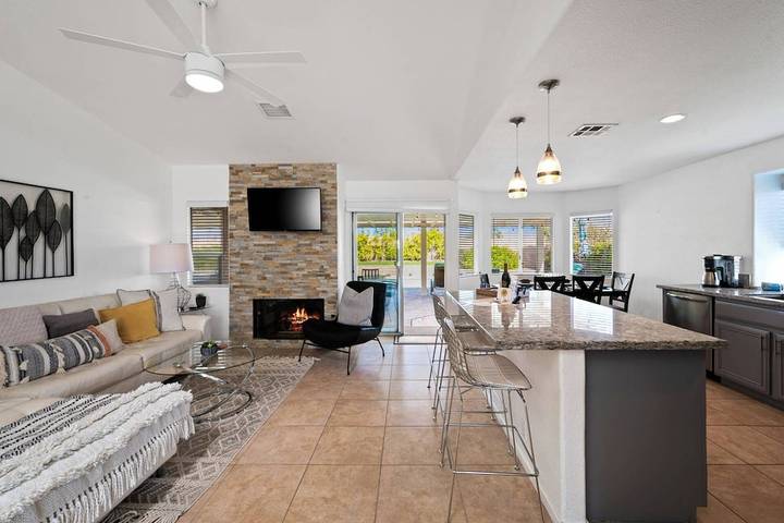 Vacation rental for 8 people, with terrace and hot tub in Indian Wells