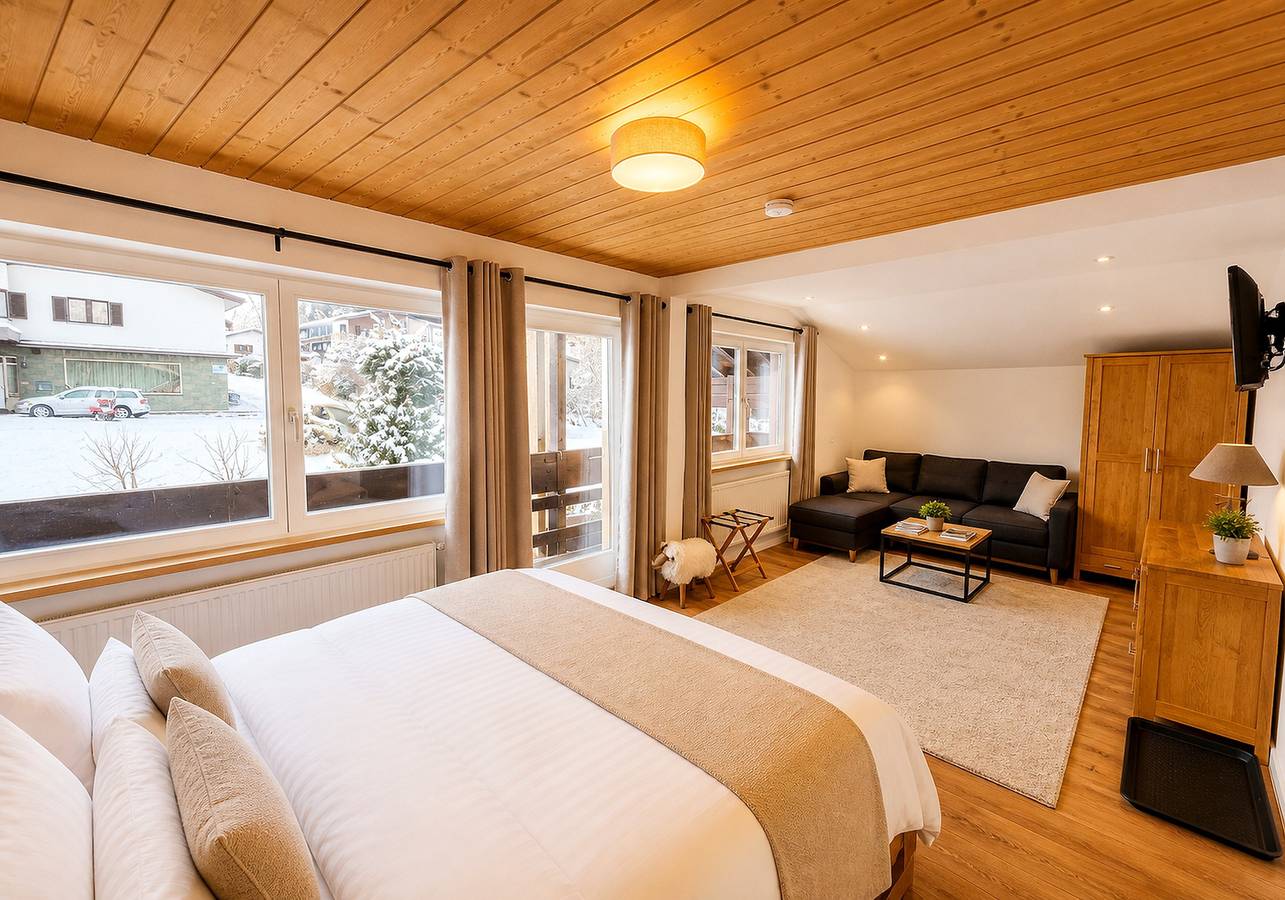 Junior Suite mit Frühstück, Bergblick und privater Terrasse in Vandans, Schruns-Tschagguns