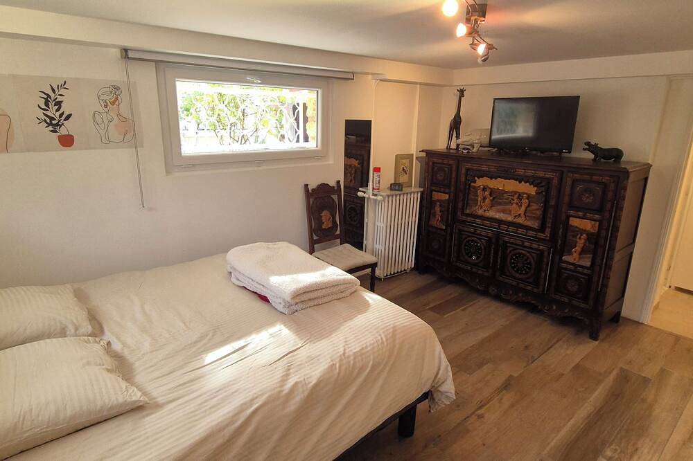 Chambre d'hôte Sdb Wc et accès privatifs in Champigny-sur-Marne, Valle del Marne
