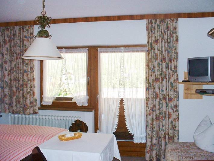 Ferienwohnung für 2 Personen, mit Terrasse in Huben - 4