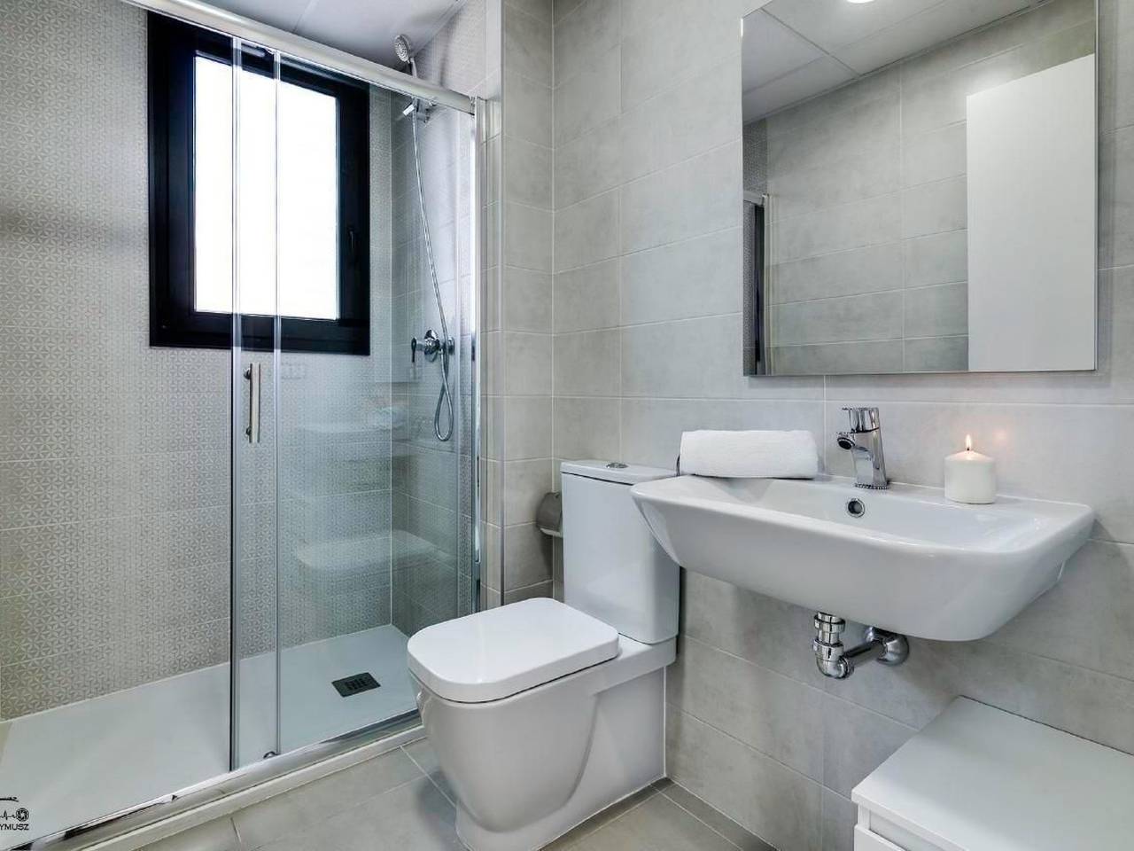 Appartement entier, Wohnung "Vino Blanco" mit gemeinschaftlichem Poo in Los Arenales del Sol, Elche