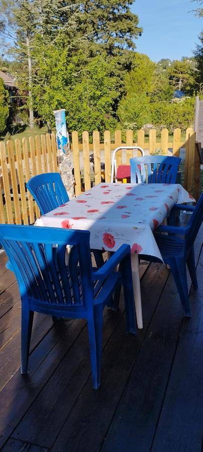 Maison de campagne pour 4 personnes, avec vue et piscine ainsi que jardin et terrasse à Barjac