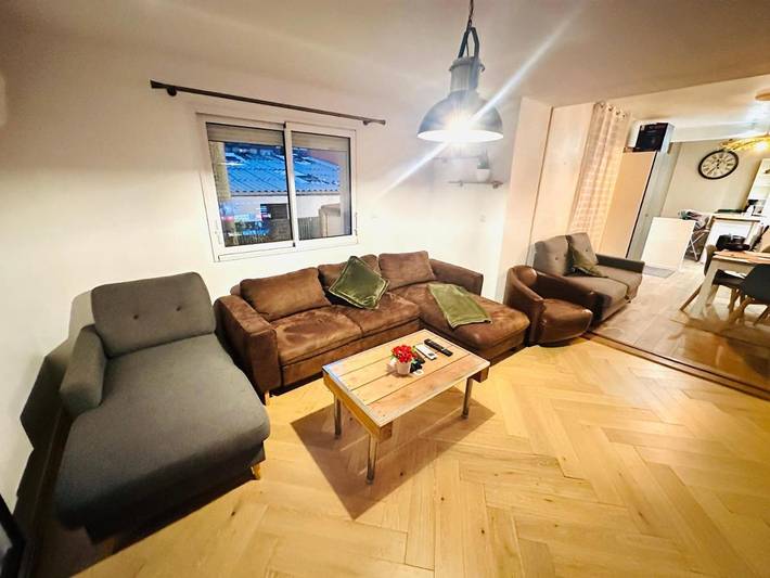 Location de vacances pour 11 personnes, avec vue ainsi que jardin et terrasse, animaux acceptés à Colombes - 2