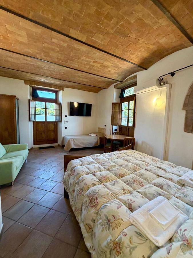 Chambre d’hôte pour 6 personnes, avec jardin ainsi que piscine et vue, animaux acceptés en Toscane - 2