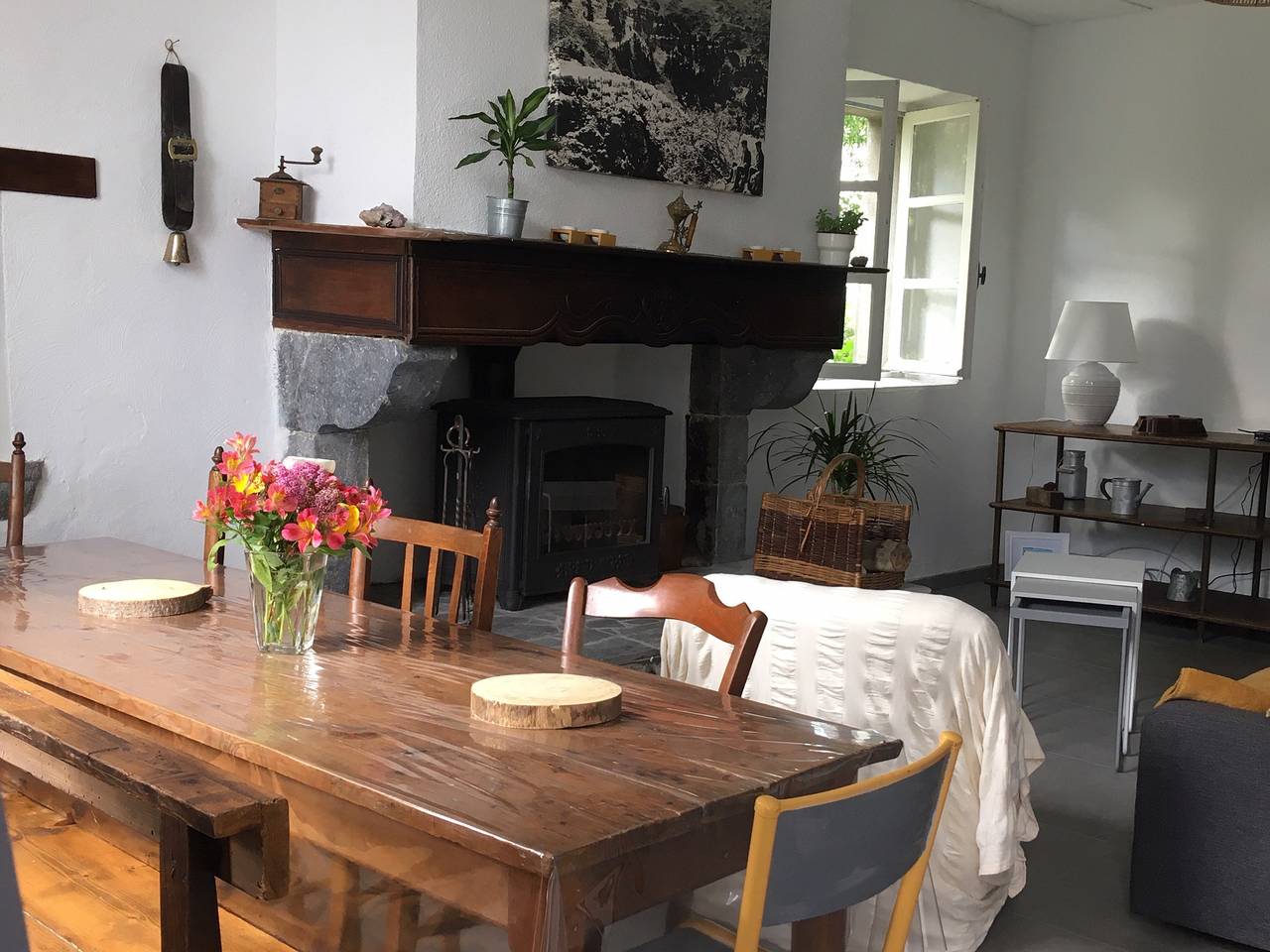 Gîte in Historic Home "Étape En Barétous" with Private Terrace, Garden & Wi-Fi in Aramits, Béarn