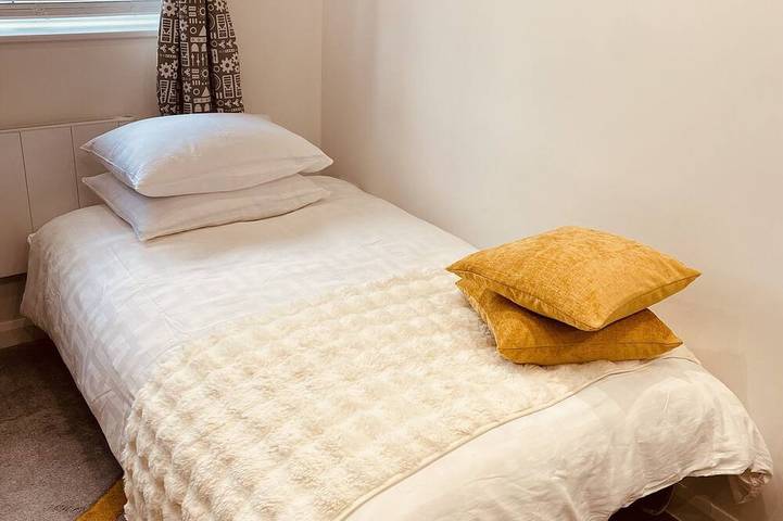 Modern Detached Bungalow with Private Entry, Ev charger and free parking in Risinghurst and Sandhills, Oxford