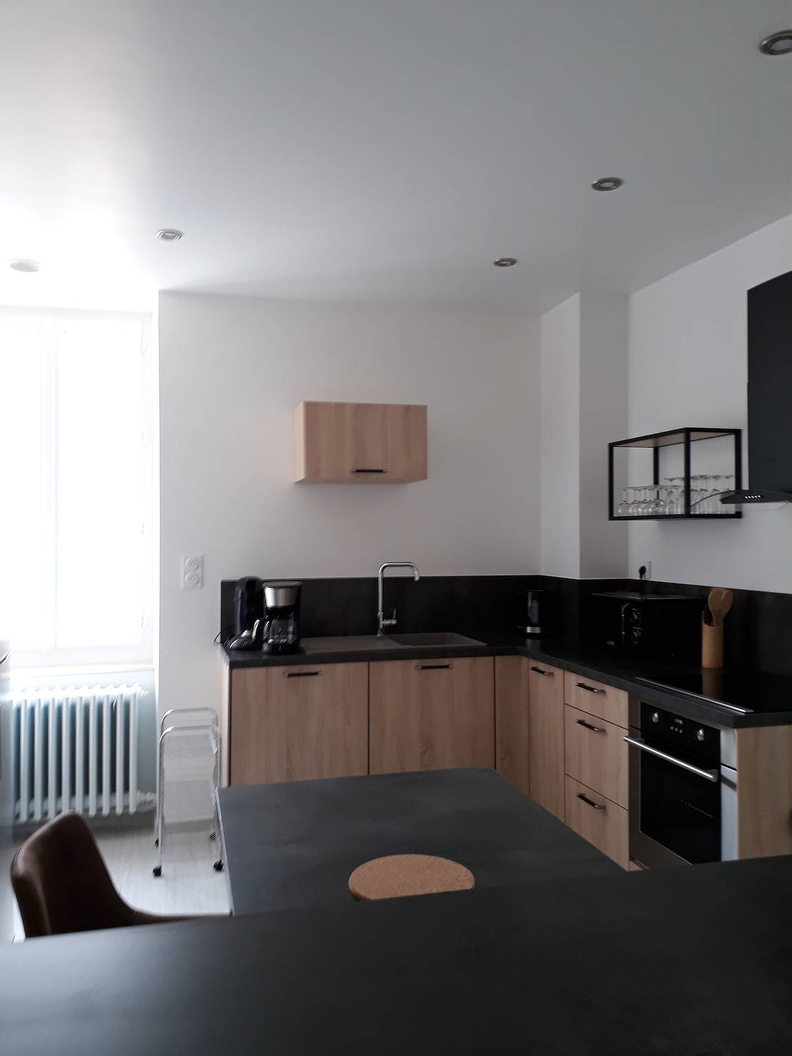 Ολόκληρο το διαμέρισμα, Apartment 'Pyrénées-Ariégeoises' with Mountain View, Shared Garden and Wi-Fi in Luzenac, French Pyrenees