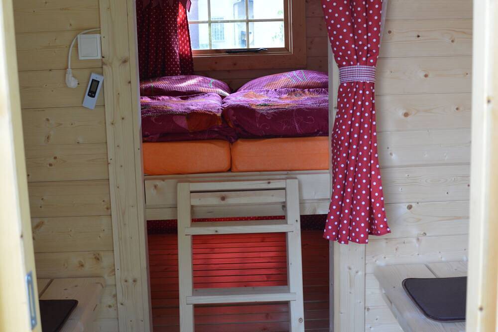 Camping barrel 1 - idyllically located in Krostitz, Nordsachsen