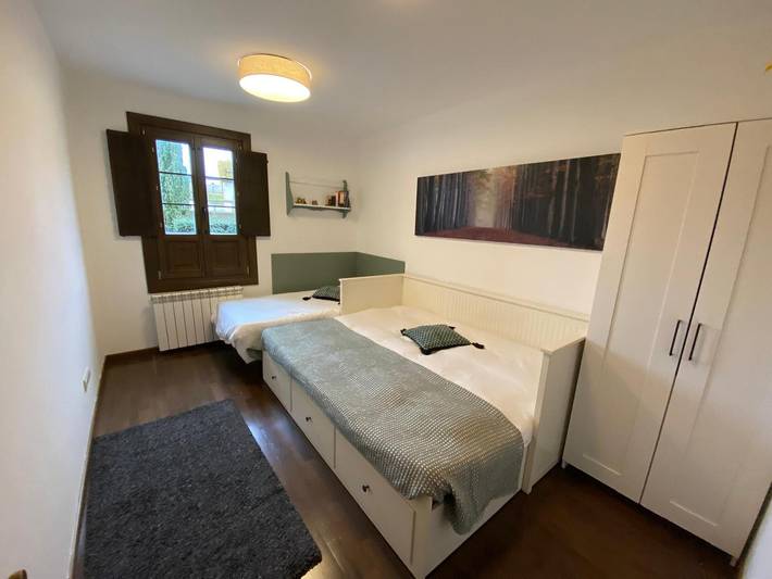 Gîte pour 6 personnes, avec Terrasse ainsi que Jardin et Piscine à Jaca - 3