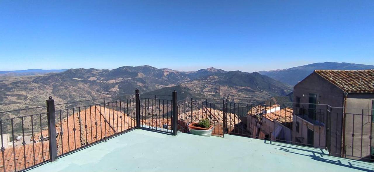 Five-Bedroom House in Pollina, Provincia di Palermo