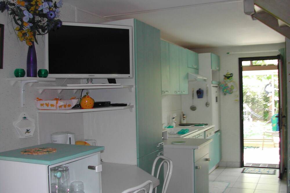 Aux Trois Saisons : Pavillon d'Ete tout confort pour 2 ou 3 personnes, W.E. ou + in Piriac-sur-Mer, Côte d'Amour