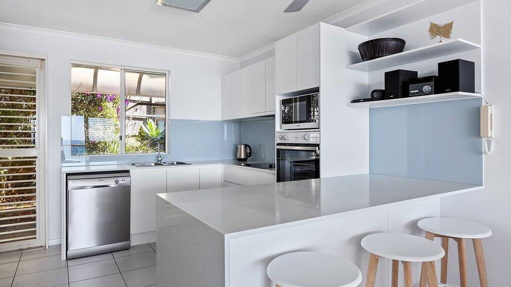 Ganze Wohnung, Villa Seascapes - 4 Ebenen + privates Sonnendeck - tierfreundlich - beste Aussicht in Coolum Beach, Sunshine Coast