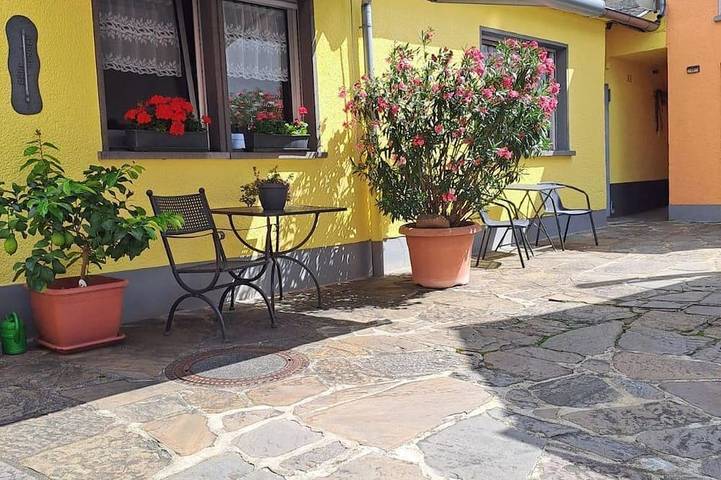 Ferienhaus für 2 Personen, mit Terrasse und Garten - 1