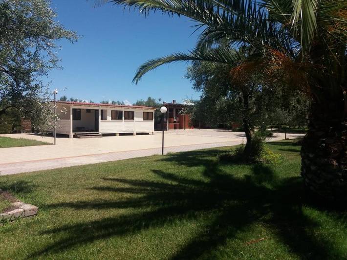 Casa vacanza per 4 persone, con Terrazza e Giardino nonché Piscina e Panorama a Terlizzi
