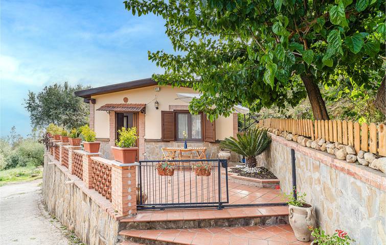Casa vacanza per 4 persone, con Terrazza e Giardino a Ascea