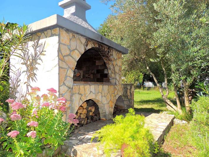 Ganze Ferienwohnung, Ferienwohnung mit Gartenterrasse und Grill in Vantacici, Krk
