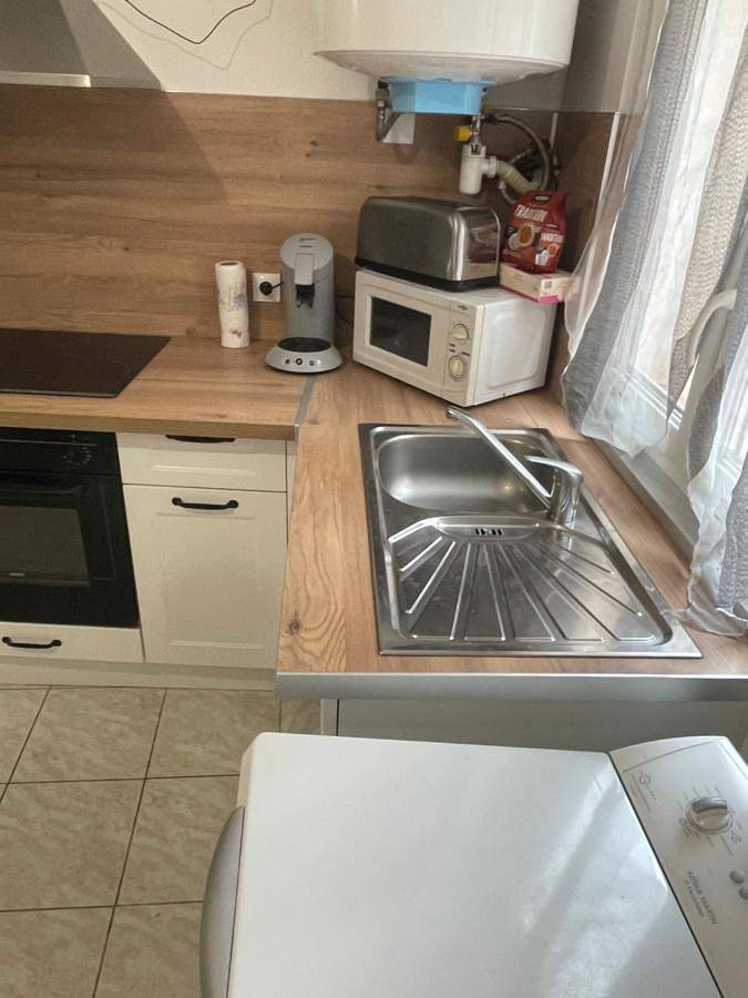 Appartement entier, One-Bedroom Apartment in Saint-Laurent-de-la-Salanque, Côte d'Améthyste