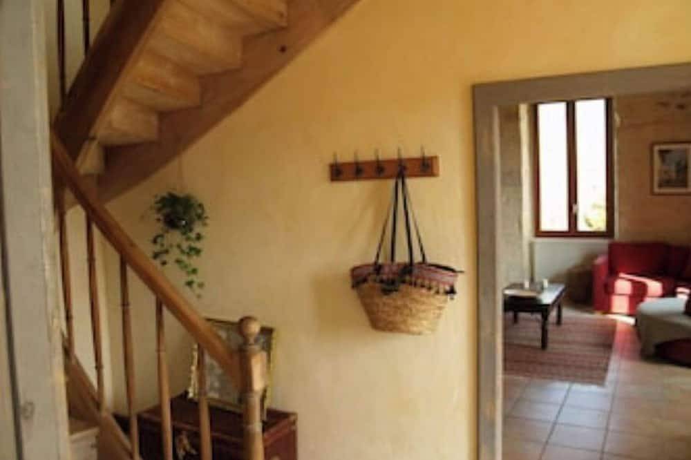 Gîte de Charme dans le Lot - 110m2 - Piscine et Jacuzzi - 6 pers in Lalbenque, Quercy