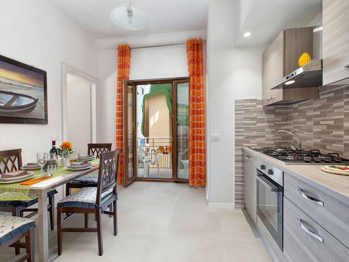 Holiday apartment for 9 people, with balcony in Sorrento