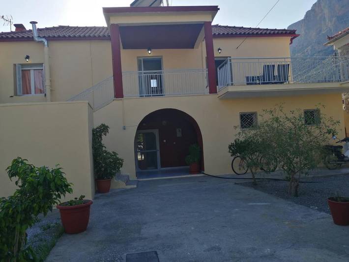 Gîte pour 5 personnes, avec vue et jardin, animaux acceptés dans Leonidion - 2