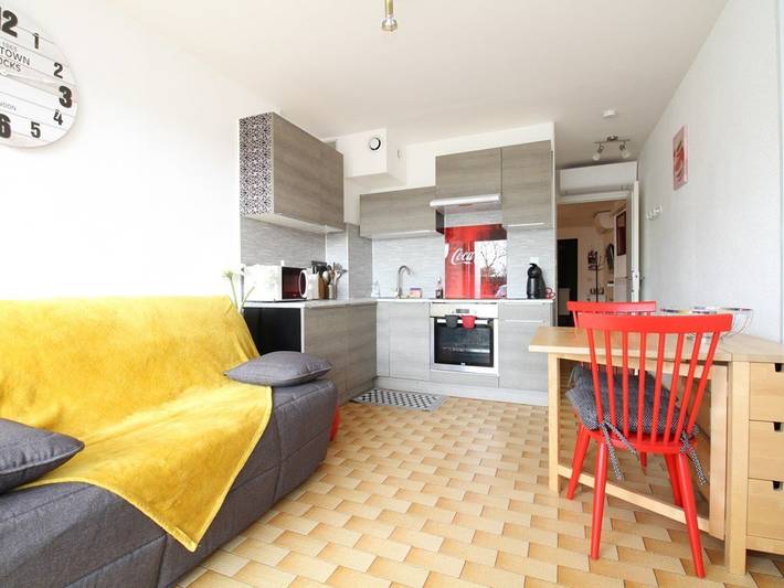 Gîte pour 4 personnes, avec terrasse dans Port De Balaruc Les Bains - 2