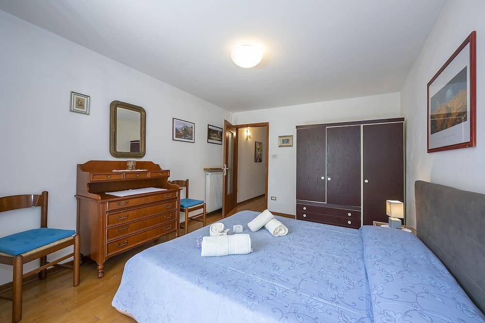Entire apartment, Appartamento Miorelli 1, Torbole sul Garda, Italy in Torbole, Nago-Torbole