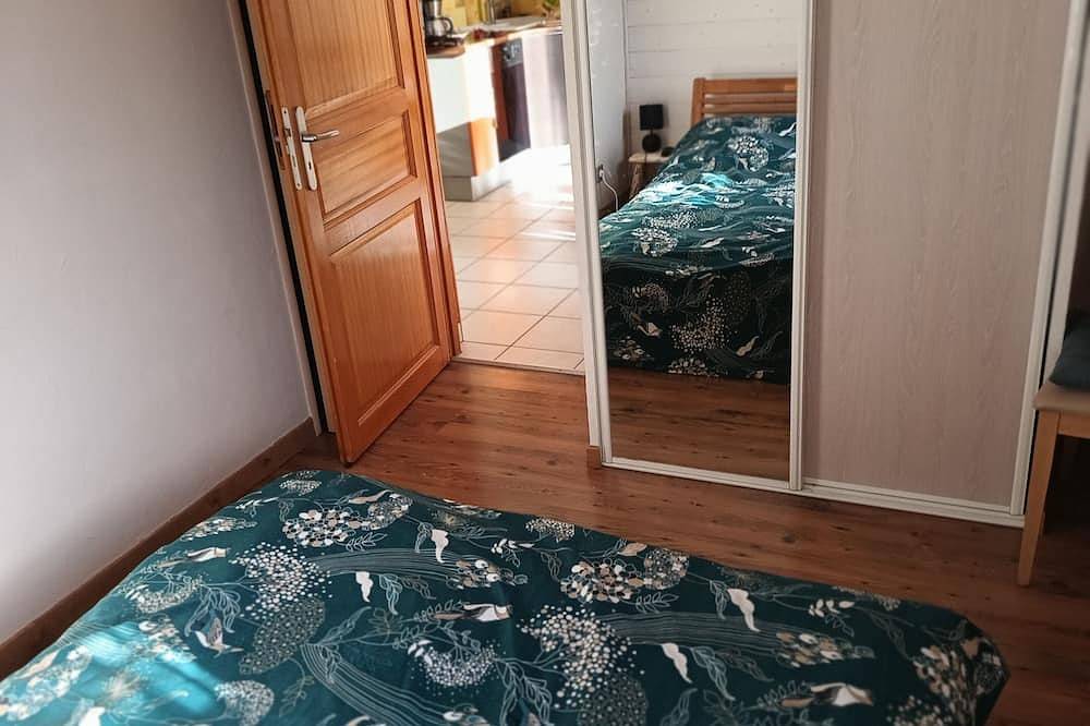 Appartement entier, Hébergement proche plan d'eau \nnombreuses activités aquatiques in Embrun, Parc national des Écrins