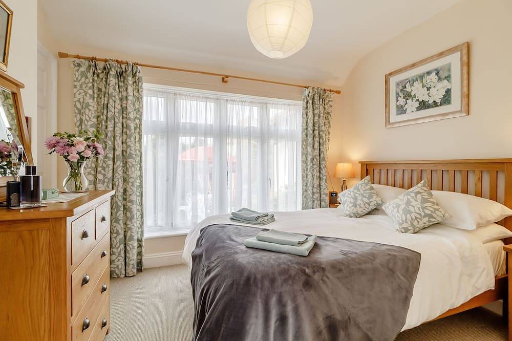 The Wagon Store - One Bedroom House, Sleeps 2 in Southwold, Waveney District