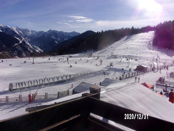 Gîte pour 5 personnes, avec piscine ainsi que vue et balcon dans Station d'Ax Trois Domaines - 3