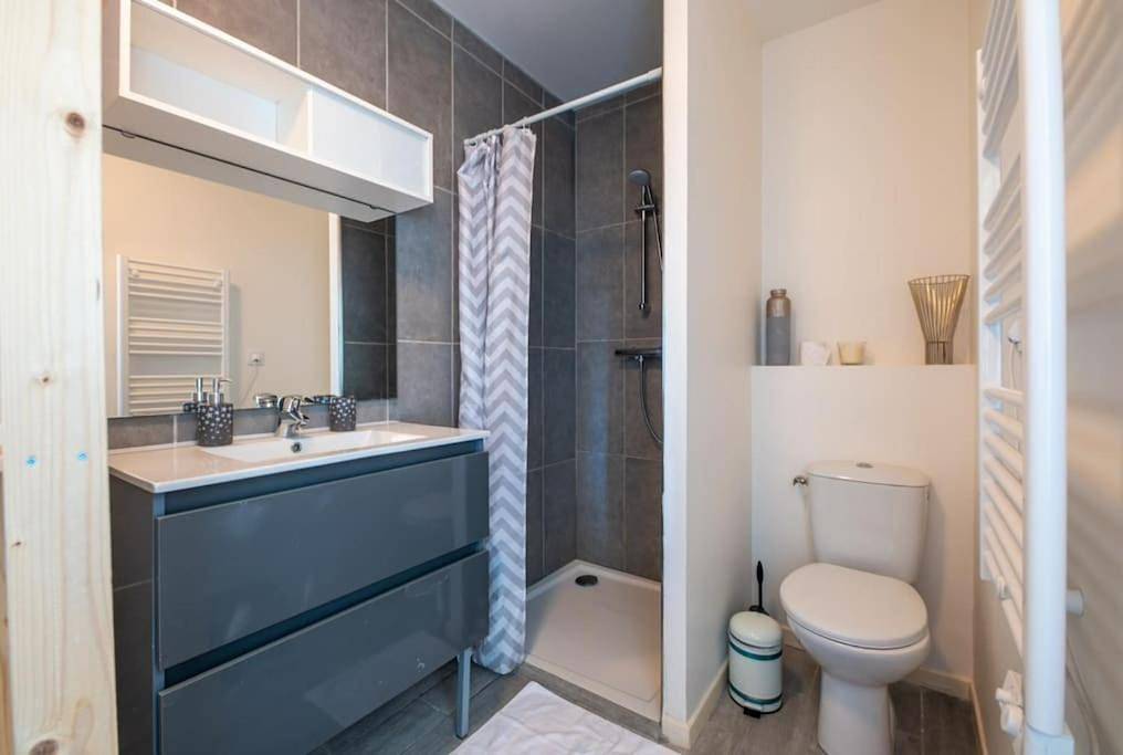 Appartement entier, One-Bedroom Apartment in Nazelles-Négron, Région de Tours